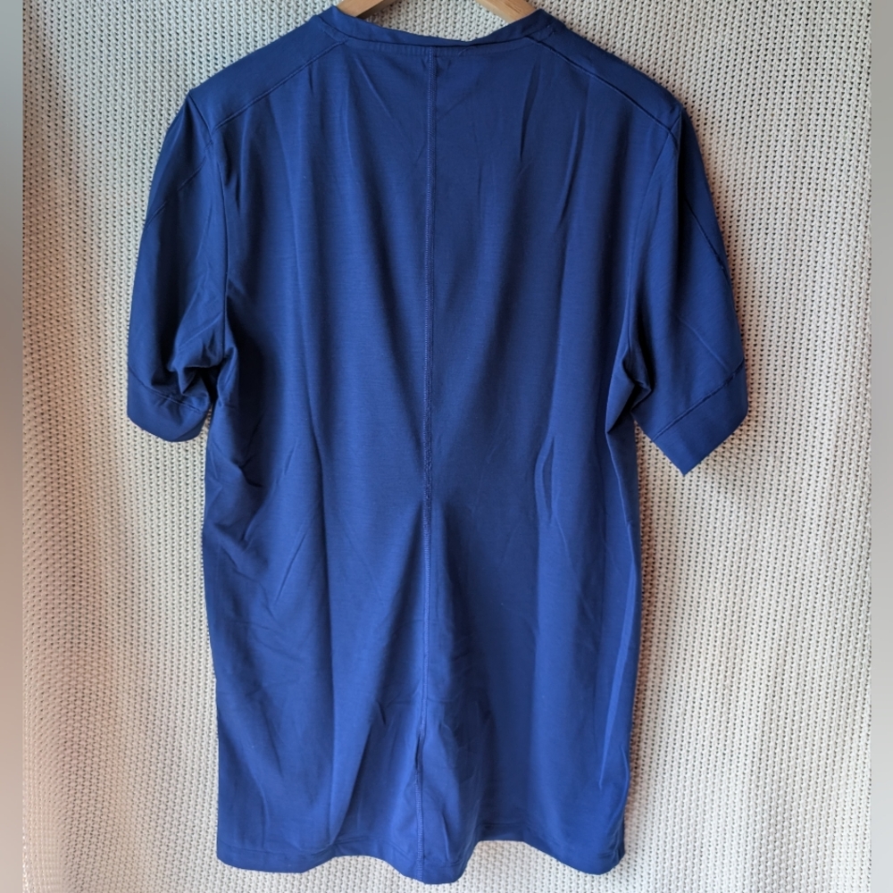 Nike Yoga Dri-FIT Men's Short-Sleeve Top Deep Royal Size Medium (Slim Fit) - Picture 6 of 10